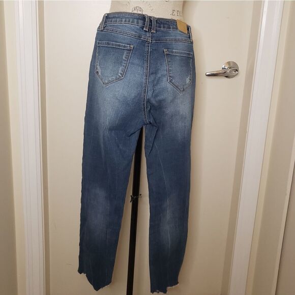Distressed Paperbag Cutoff Denim Jeans - Picture 3 of 11